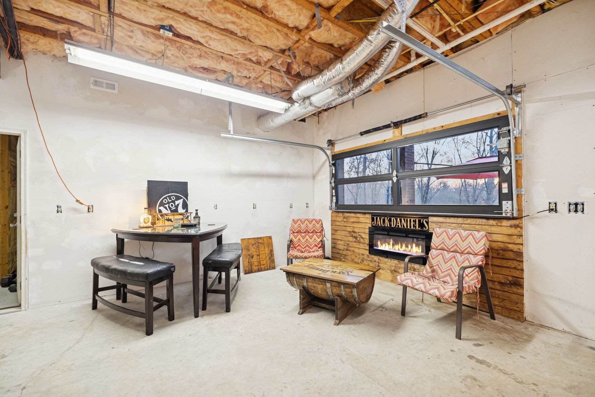 516 Rhotons Chapel Road Manchester, TN 37355 - Photo 31 of 52 a living room with furniture and a piano