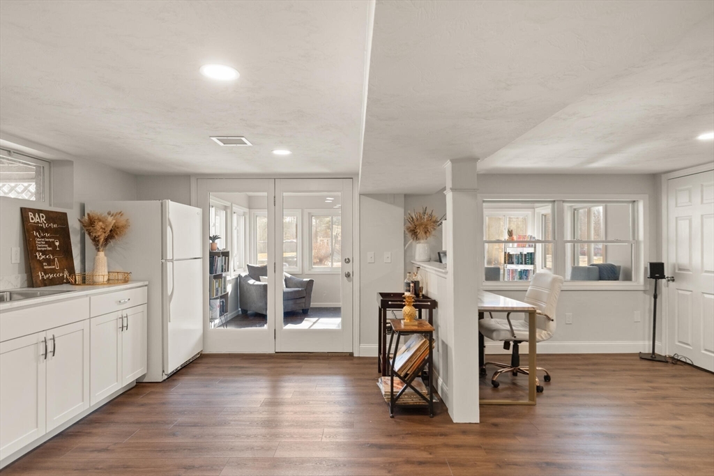 7 Manning Road Chelmsford, MA 01824 - Photo 17 of 31