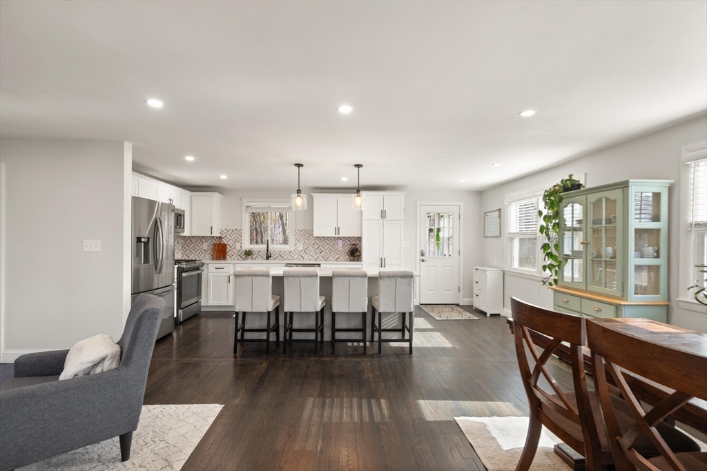 7 Manning Road Chelmsford, MA 01824 - Photo 8 of 31