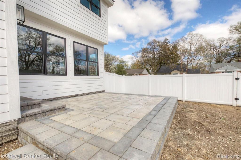 4101 Buckingham Road Royal Oak, MI 48073 - Photo 5 of 82