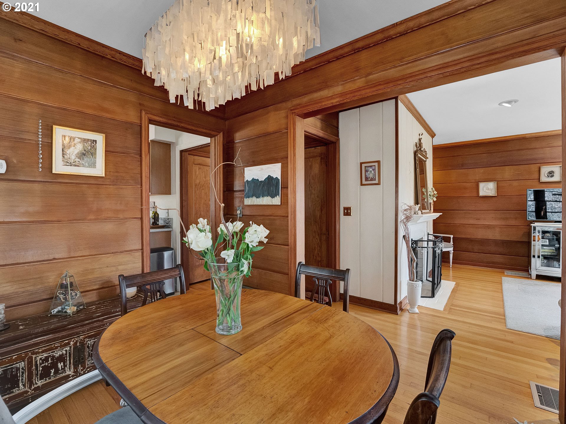 7555 Southwest View Point Terrace Portland, OR 97219 - Photo 15 of 31