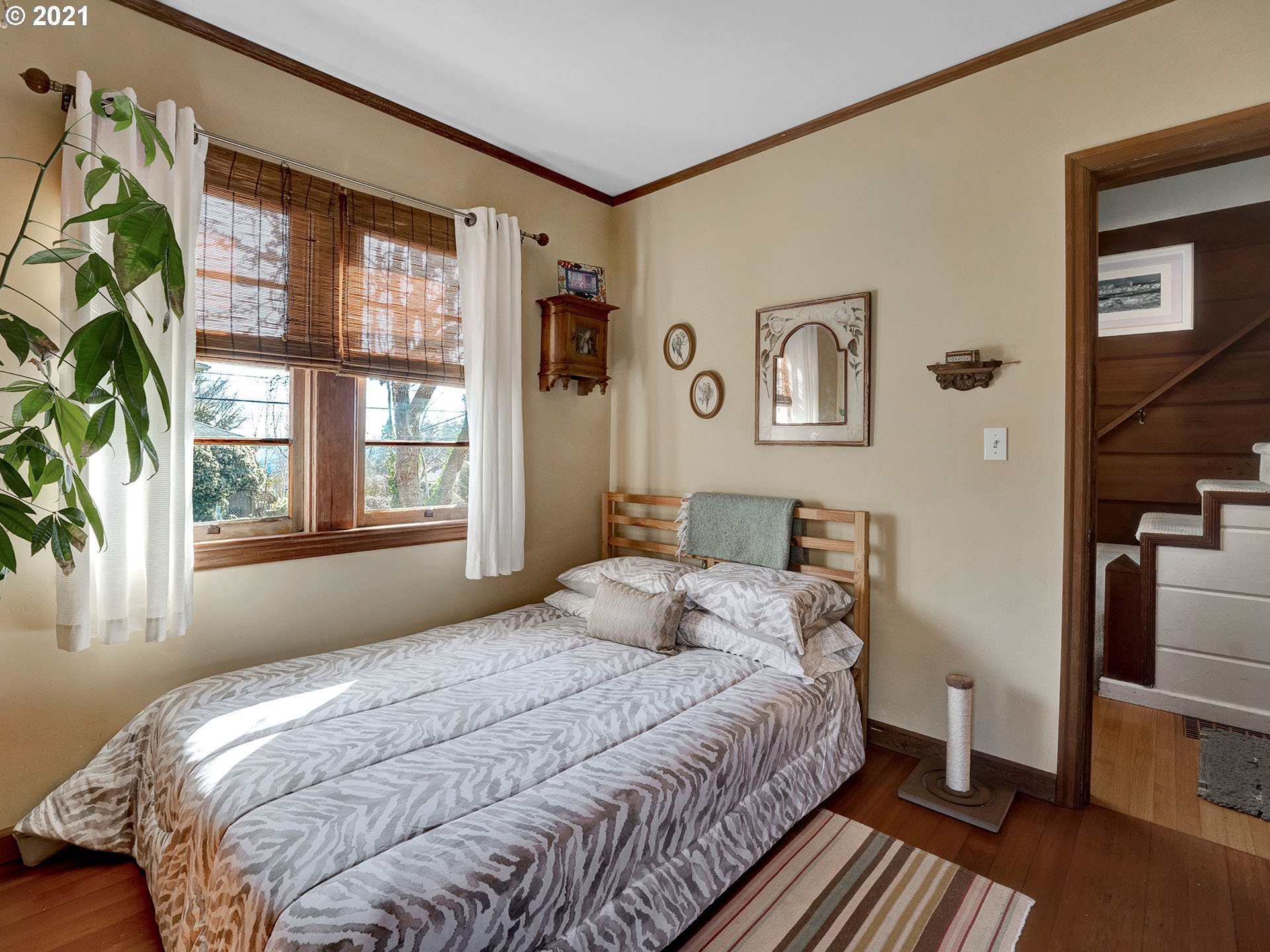 7555 Southwest View Point Terrace Portland, OR 97219 - Photo 18 of 31
