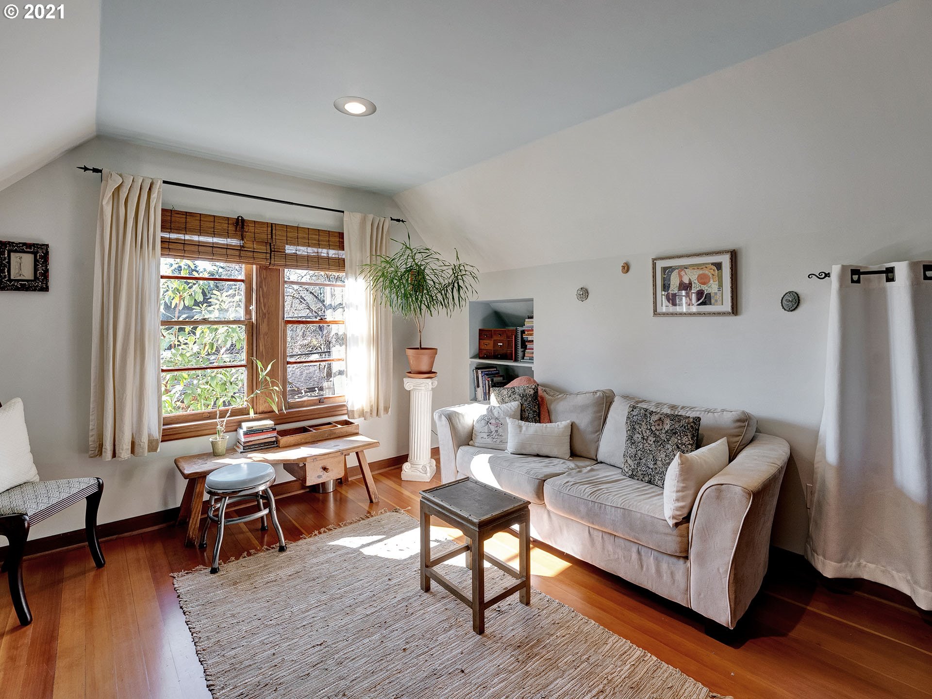7555 Southwest View Point Terrace Portland, OR 97219 - Photo 22 of 31