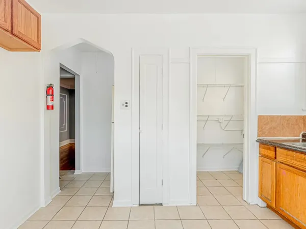 $1,450 | 8227 South Maryland Avenue, Unit 3S, Chicago, IL 60619