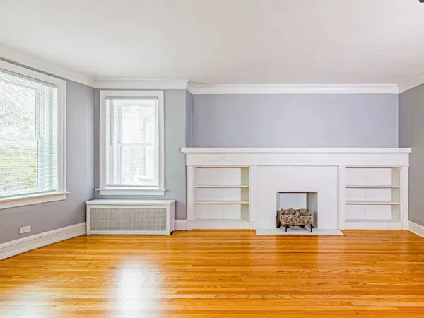 $1,600 | 8227 South Maryland Avenue, Unit 3S, Chicago, IL 60619