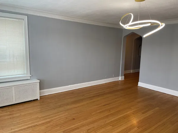 $1,450 | 8227 South Maryland Avenue, Unit 3S, Chicago, IL 60619