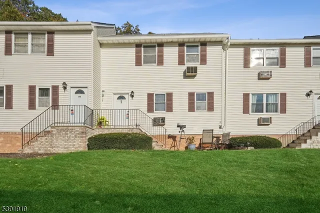 $299,000 | 322 Richard Mine Road, Unit D4, Wharton, NJ 07885