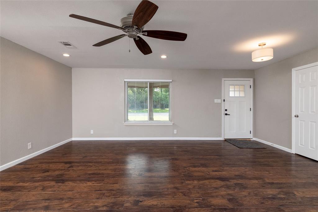 702 Commerce Street Euless, TX 76040 - Photo 9 of 36