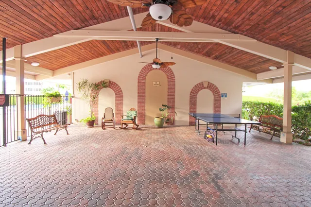 $2,100 | 2721 Garden Drive North, Unit 202, Lake Worth, FL 33461