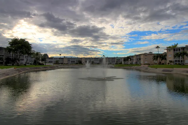 $2,100 | 2721 Garden Drive North, Unit 202, Lake Worth, FL 33461