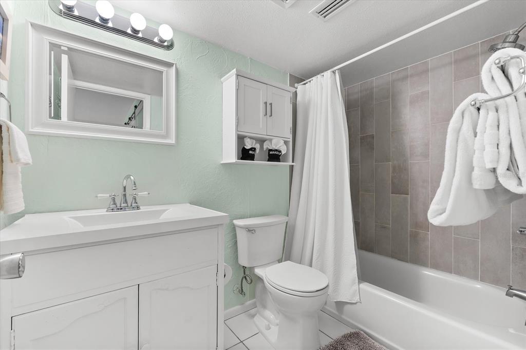 5955 Midnight Pass Road, Unit 4E Sarasota, FL 34242 - Photo 23 of 59