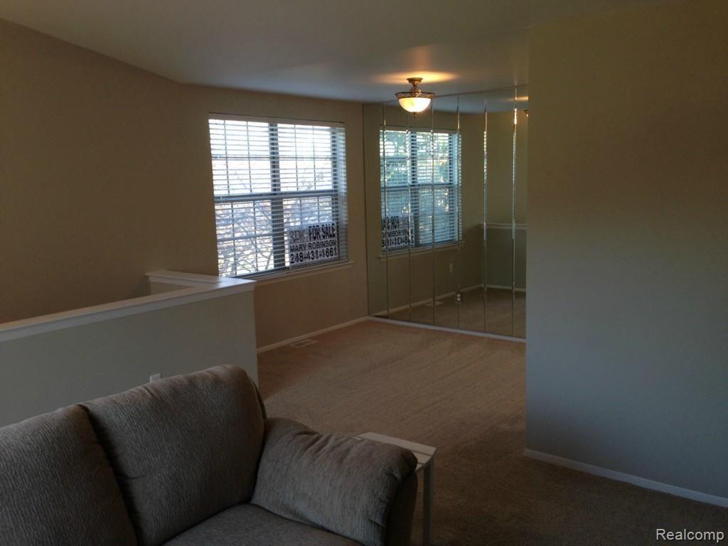 10 Pine Tree Ridge, Unit 4 Waterford, MI 48327 - Photo 11 of 12