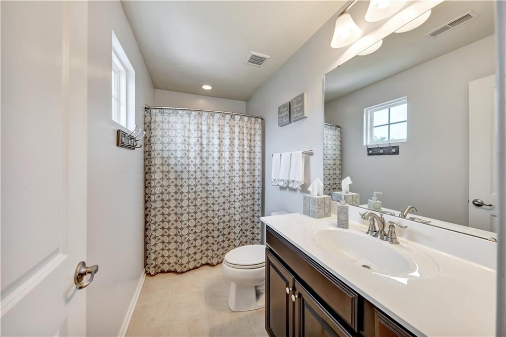 231 Long Ridge Drive Coraopolis, PA 15108 - Photo 17 of 25 Gallery Image 17