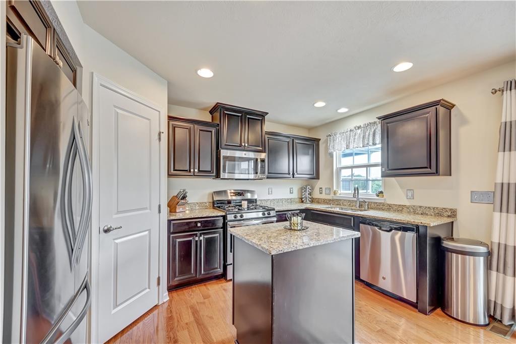 231 Long Ridge Drive Coraopolis, PA 15108 - Photo 10 of 25 Gallery Image 10