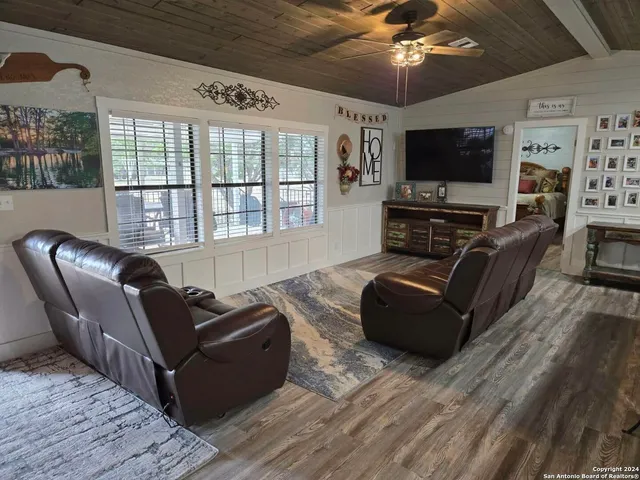 $274,999 | 464 J H Davis Place, Leakey, TX 78873