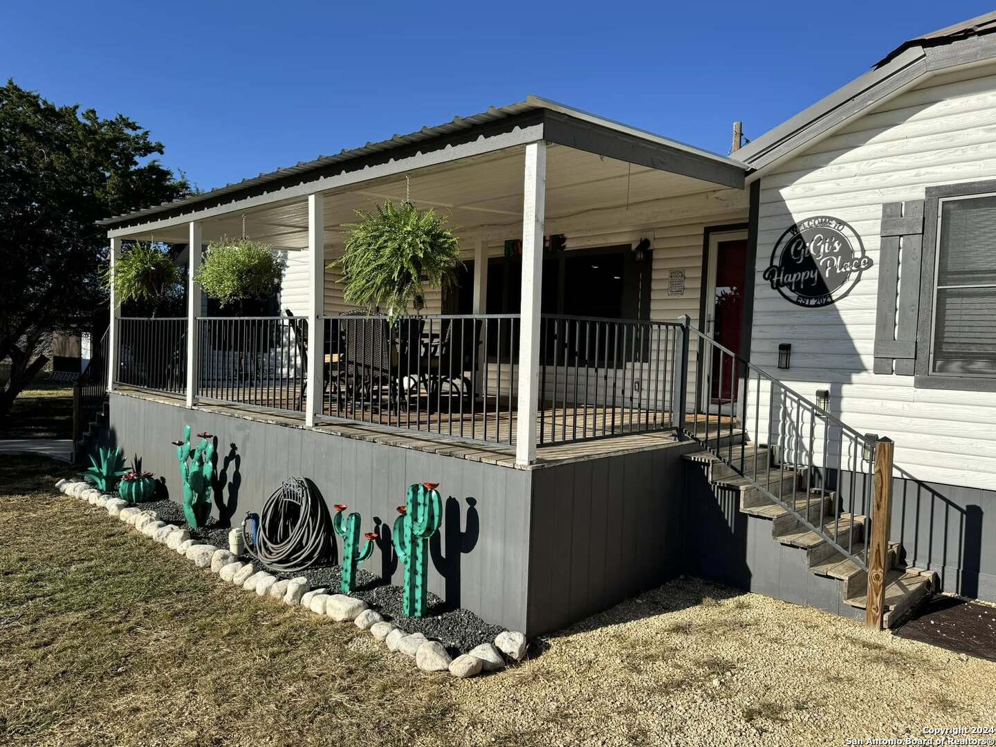 464 J H Davis Place Leakey, TX 78873 - Photo 2 of 26