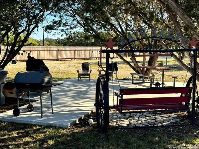 $274,999 | 464 J H Davis Place, Leakey, TX 78873