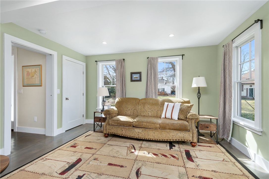 10 Walnut Road Barrington, RI 02806 - Photo 17 of 38