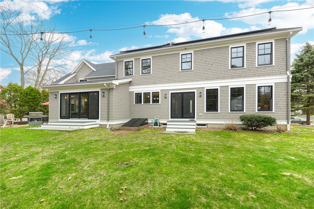 10 Walnut Road Barrington, RI 02806 - Photo 3 of 38