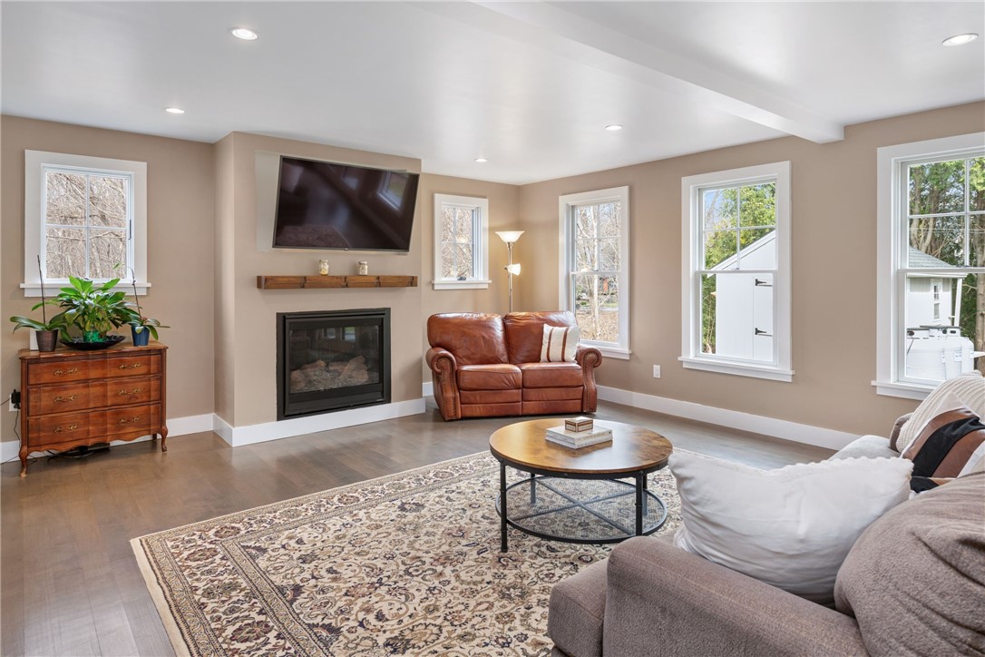 10 Walnut Road Barrington, RI 02806 - Photo 9 of 38