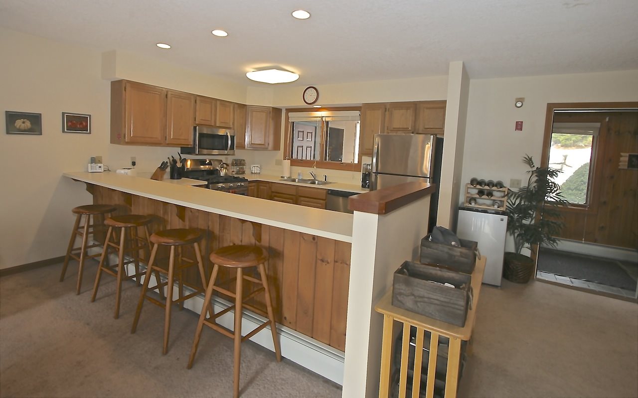 403 Hannah Loop, Unit 98 Carroll, NH 03595 - Photo 9 of 31 Gallery Image 9