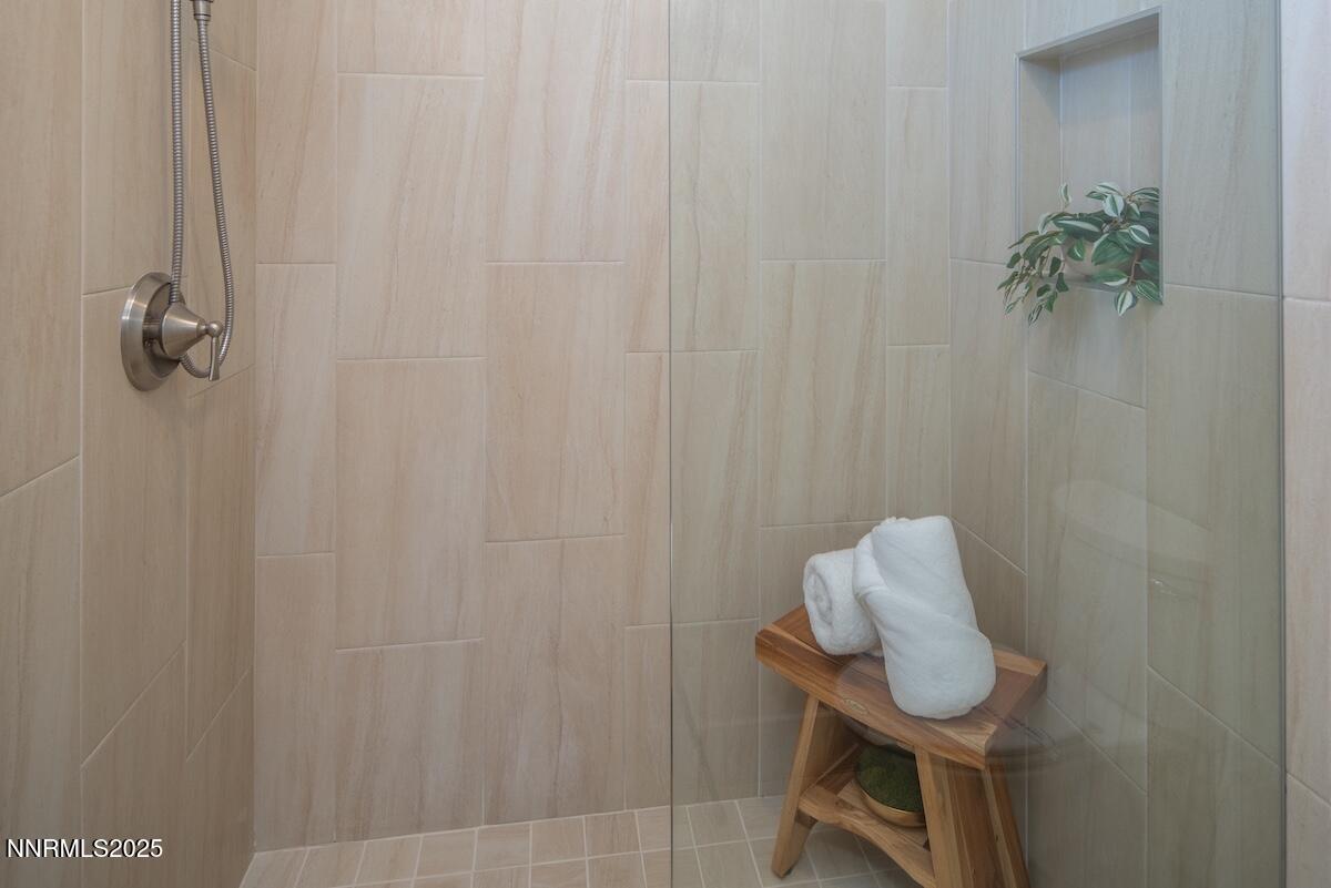 7790 Town Square Way Reno, NV 89523 - Photo 17 of 52 MASTER BATH
