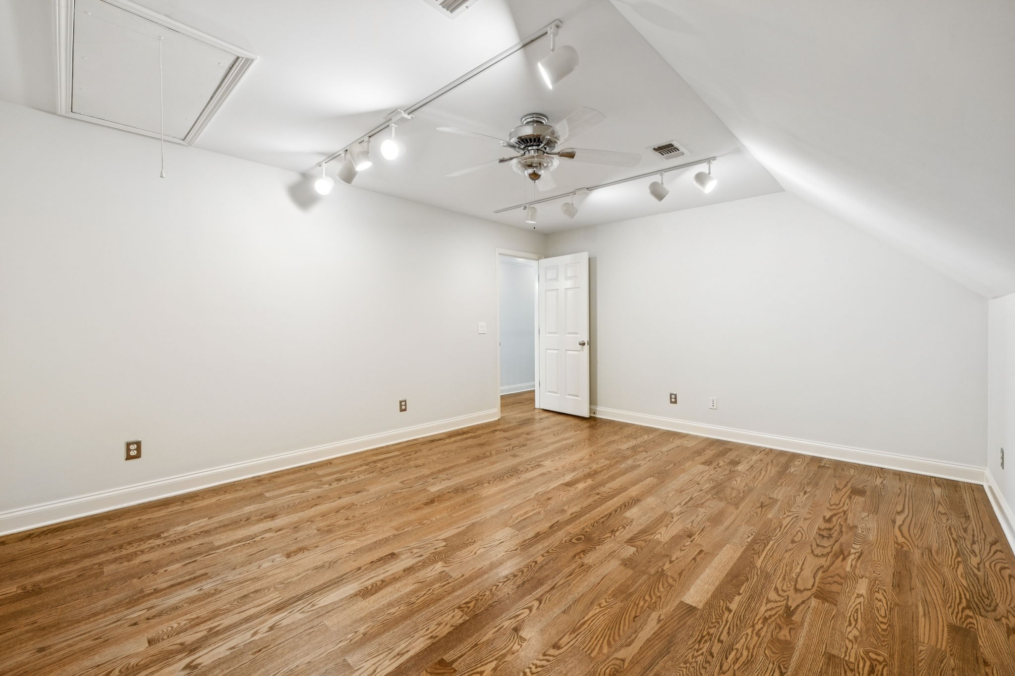 1416 Swindell Hollow Road Lebanon, TN 37090 - Photo 51 of 81 wooden floor in an empty room