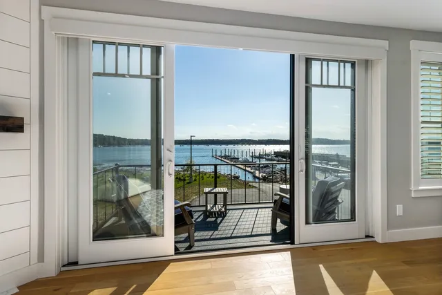 $2,295,000 | 36 Little Bay Drive, Dover, NH 03820