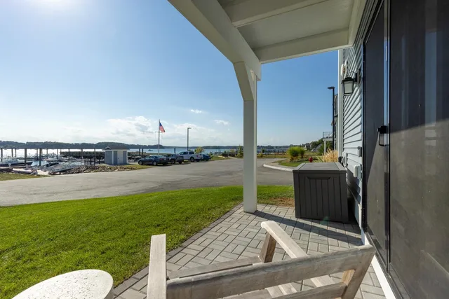 $2,295,000 | 36 Little Bay Drive, Dover, NH 03820