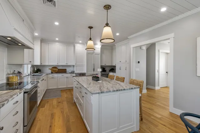 $2,295,000 | 36 Little Bay Drive, Dover, NH 03820