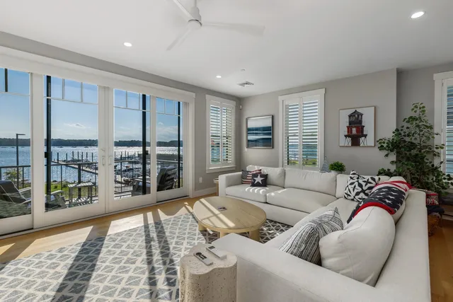 $2,295,000 | 36 Little Bay Drive, Dover, NH 03820