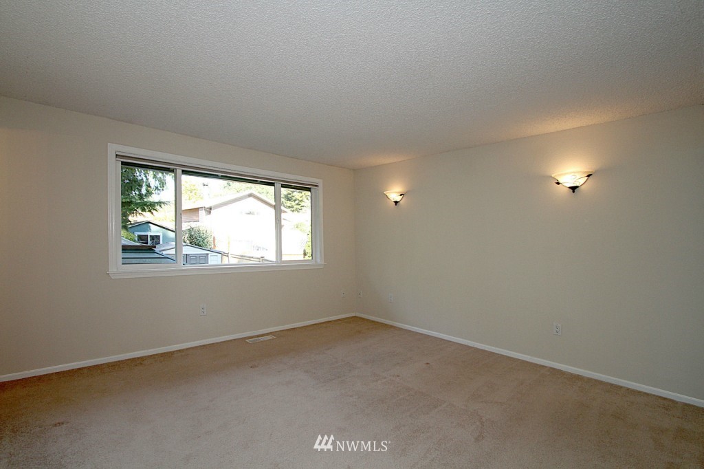 2521 178th Street Southeast Bothell, WA 98012 - Photo 7 of 14