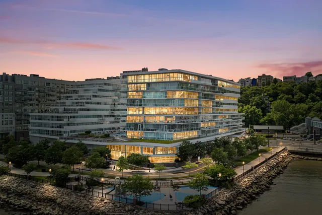 $889,000 | 800 Ave At Port Imperial, Unit 508, Weehawken, NJ 07086