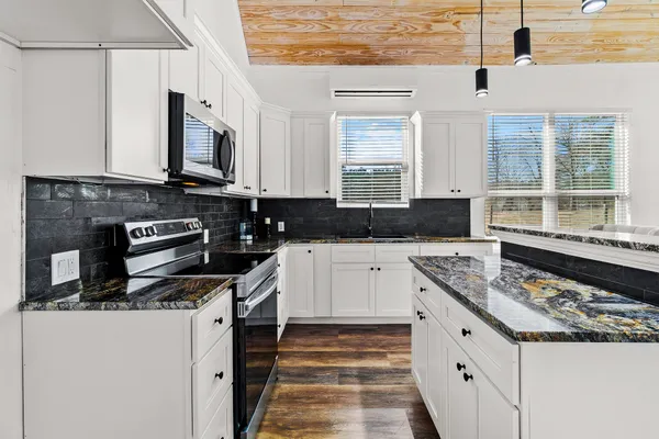 $875,000 | 500 Highway 156, Point Blank, TX 77364
