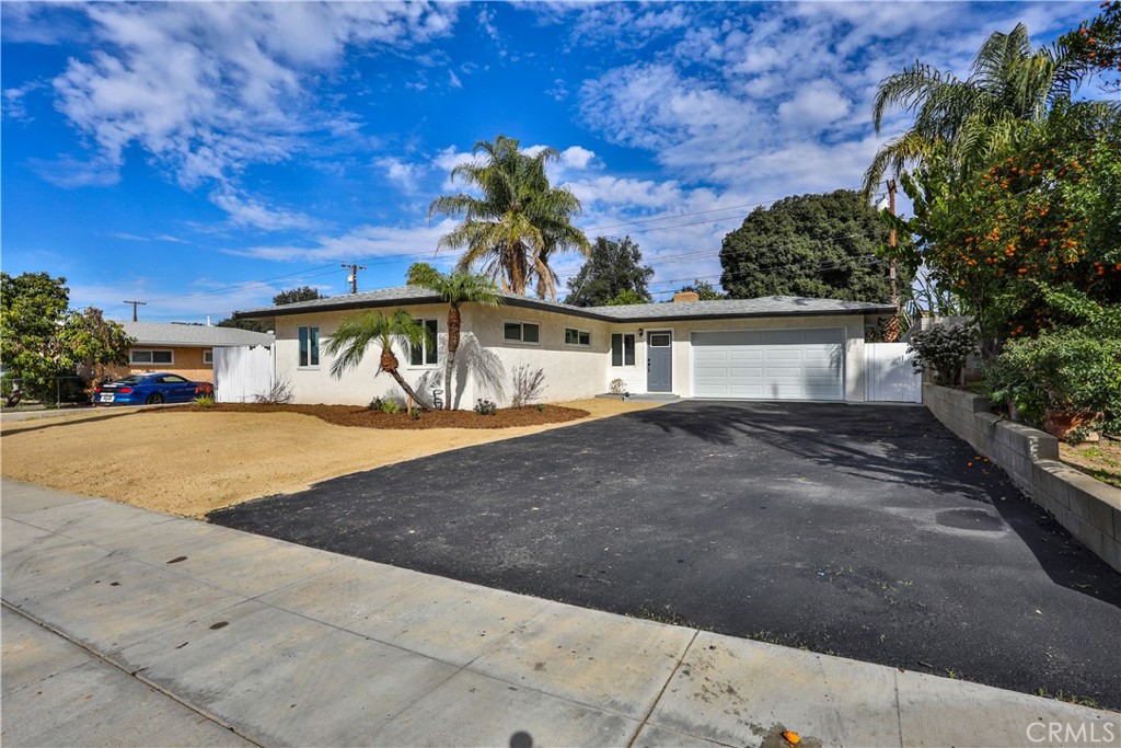 4035 Madrona Road Riverside, CA 92504 - Photo 4 of 45