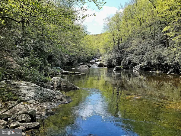 $850,000 | 614 Graystones Jeras Road, Albrightsville, PA 18210