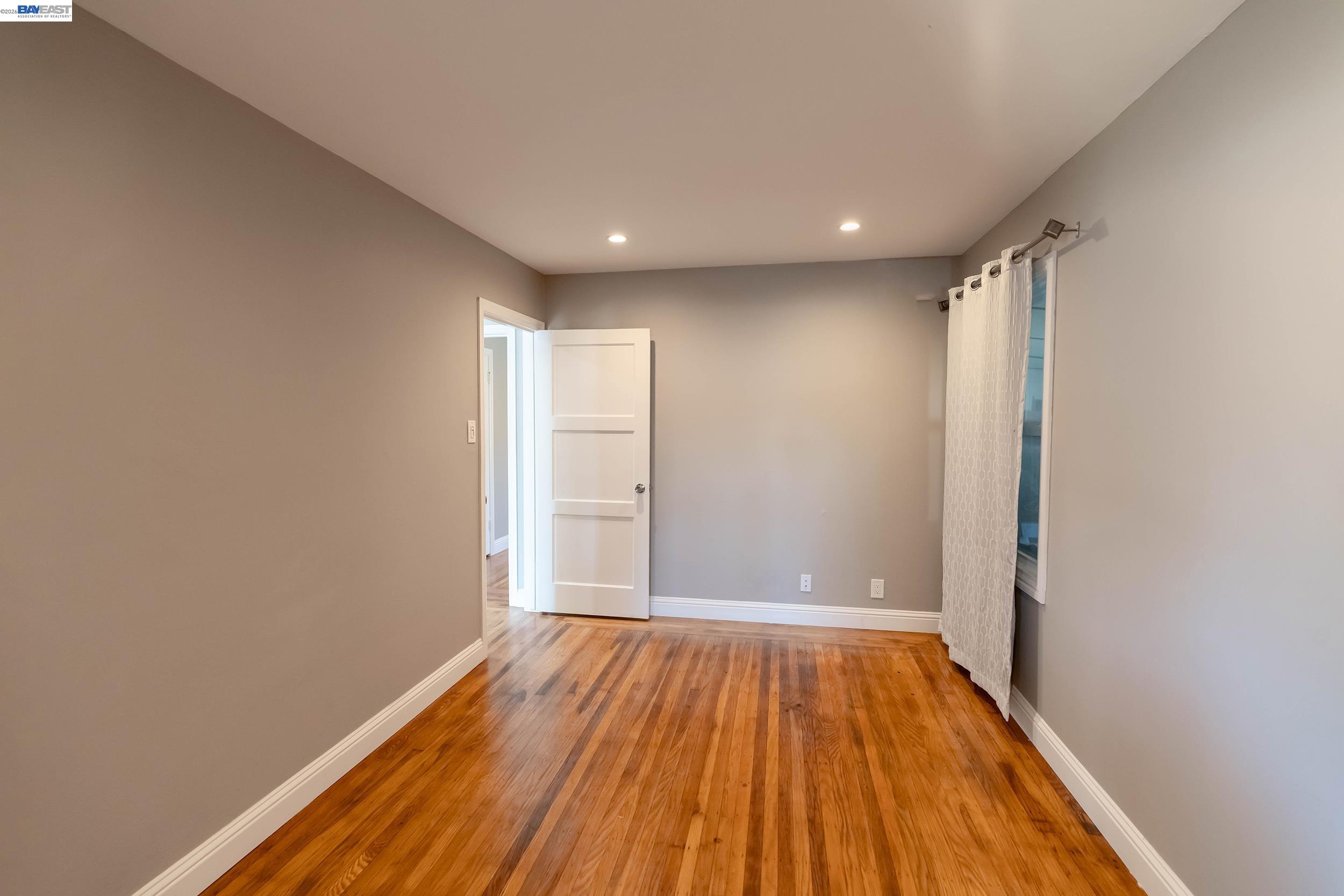 21835 Redwood Road Castro Valley, CA 94546 - Photo 22 of 31