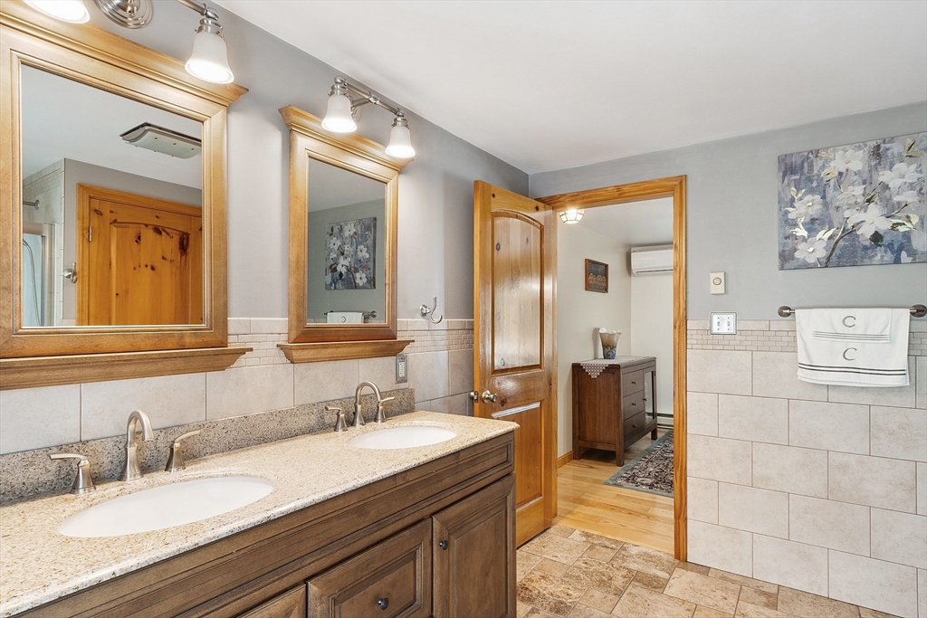 8 Pershing Street Worcester, MA 01606 - Photo 14 of 25