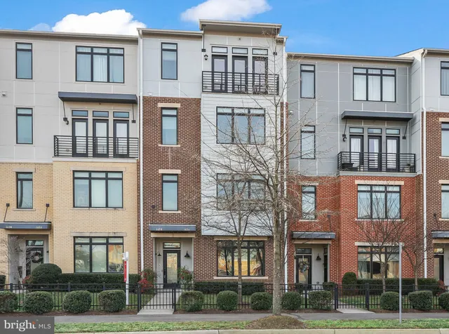 $605,000 | 1426 Ribbon Limestone Terrace Southeast, Leesburg, VA 20175