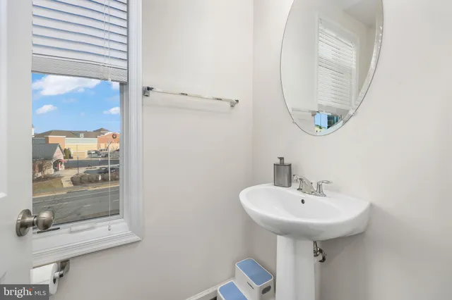 $605,000 | 1426 Ribbon Limestone Terrace Southeast, Leesburg, VA 20175