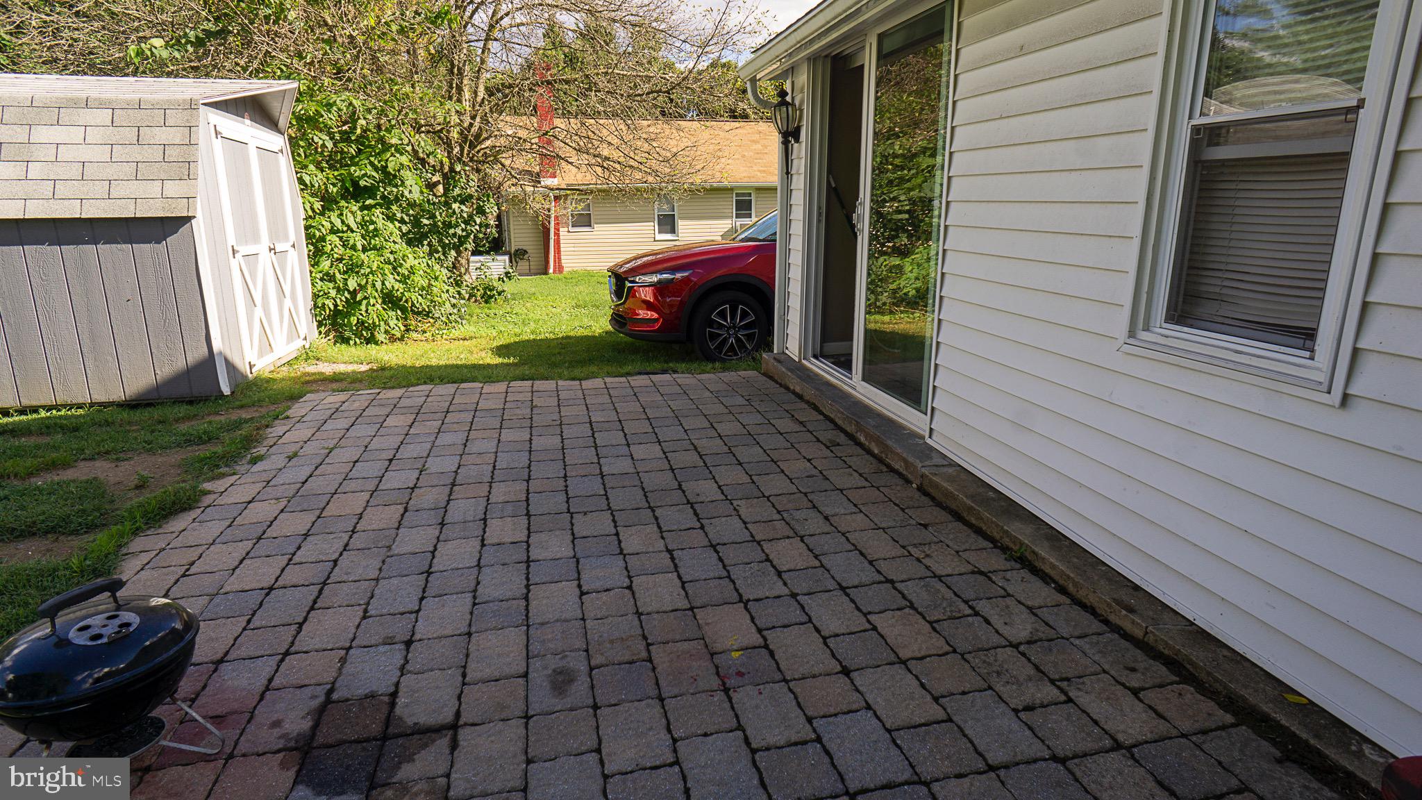 1142 Commonwealth Boulevard Reading, PA 19607 - Photo 7 of 21 Patio
