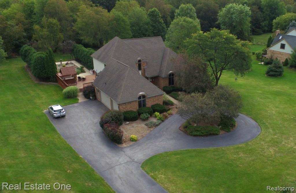 8032 Woodview Road Clarkston, MI 48348 - Photo 2 of 54 FRONT