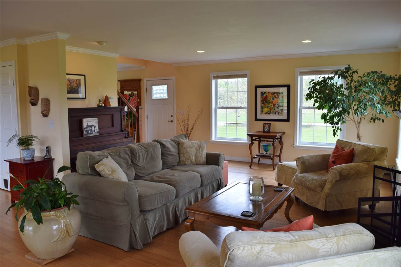 1207 Pond Road North Ferrisburgh, VT 05473 - Photo 4 of 34 Gallery Image 4