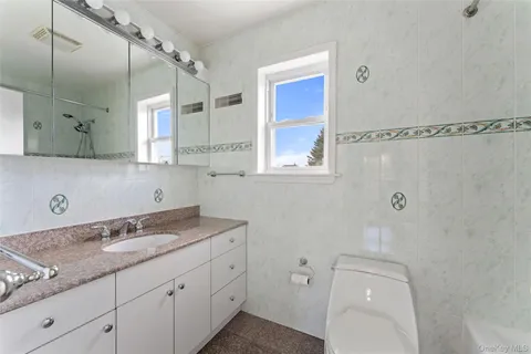 $825,000 | 90 Homestead Avenue, Scarsdale, NY 10583