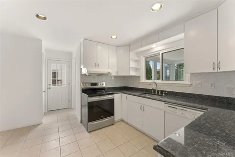 $825,000 | 90 Homestead Avenue, Scarsdale, NY 10583