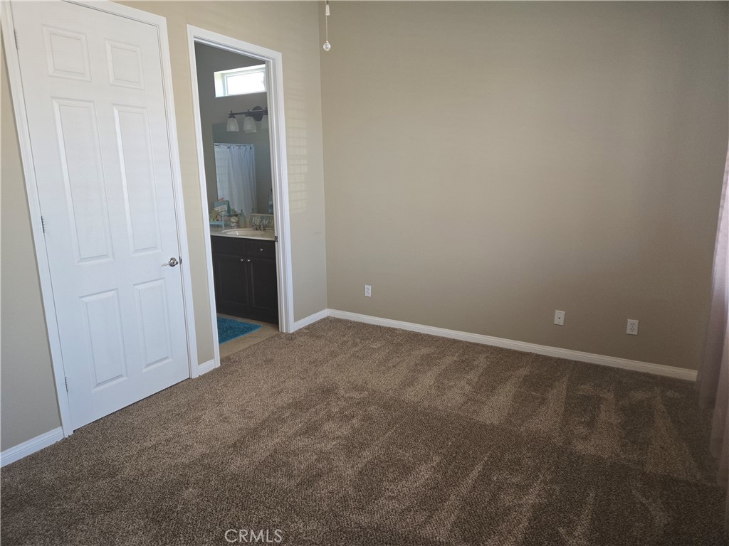 19371 Galloping Hill Road Apple Valley, CA 92308 - Photo 4 of 16 Guest Bedroom