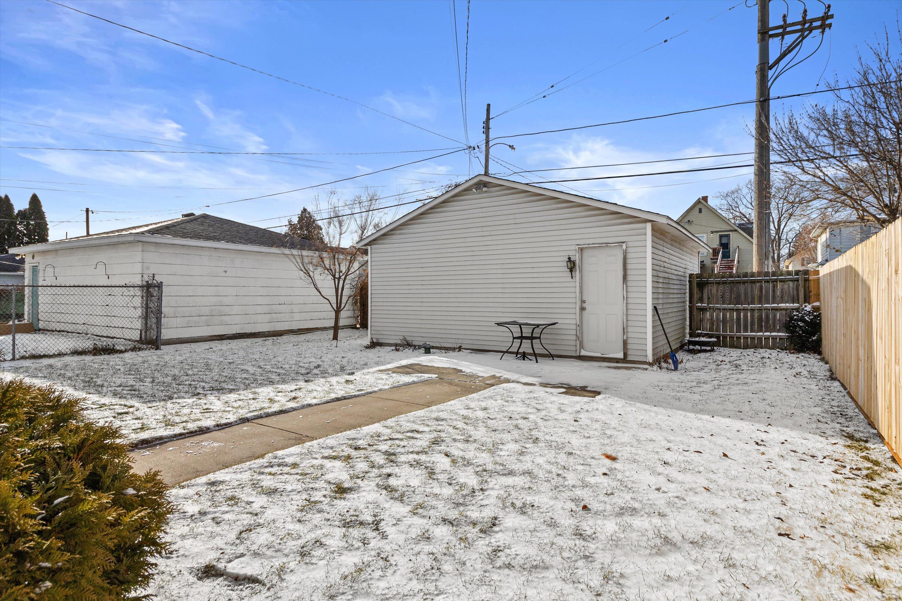 1308 West Boulevard Racine, WI 53405 - Photo 37 of 38 07-IMG_1530