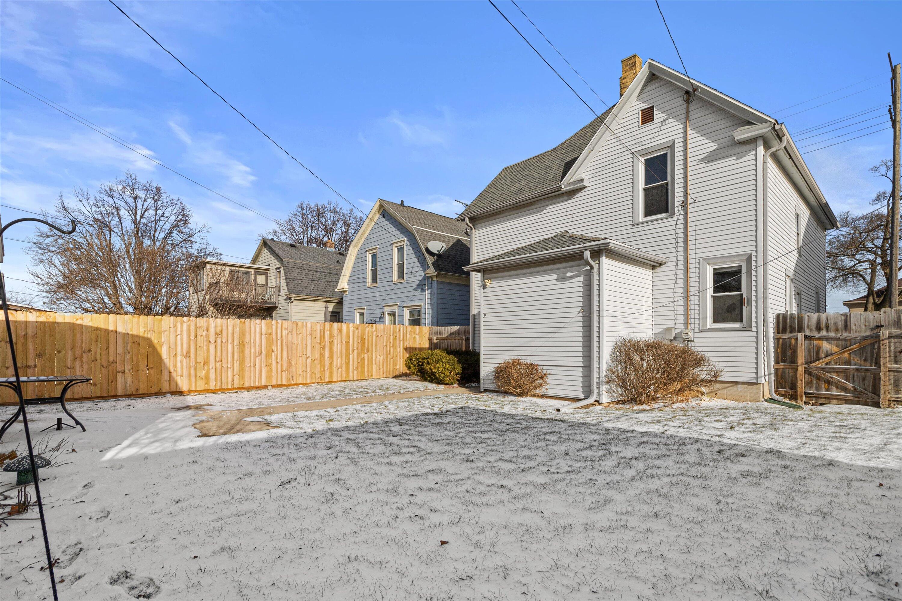 1308 West Boulevard Racine, WI 53405 - Photo 38 of 38 06-IMG_1512