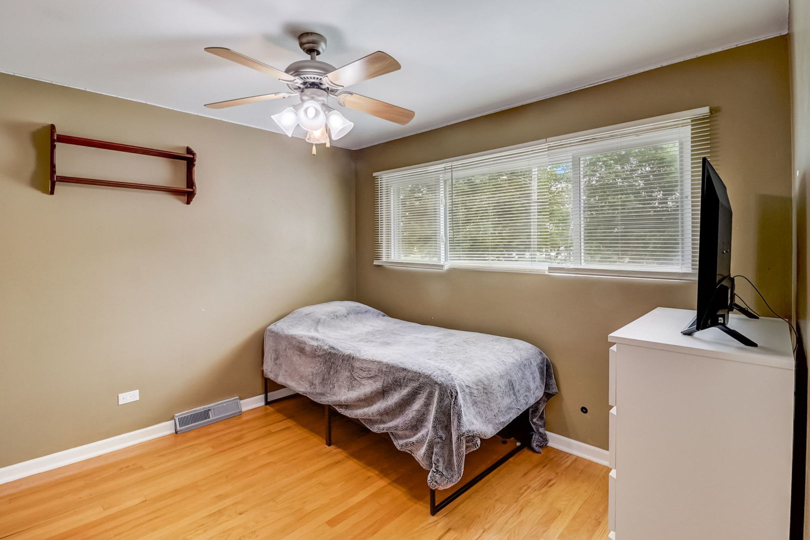 545 High Ridge Road Hillside, IL 60162 - Photo 11 of 33