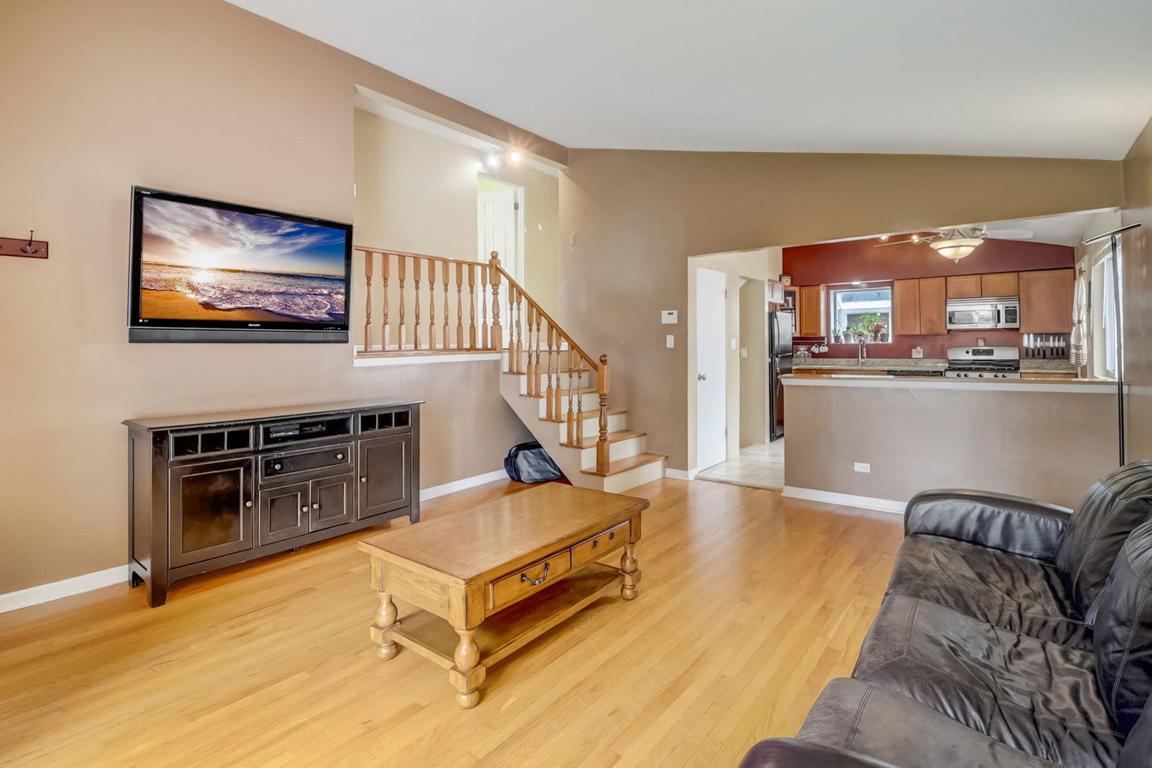 545 High Ridge Road Hillside, IL 60162 - Photo 3 of 33